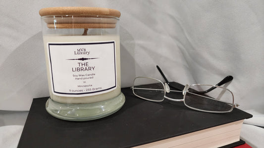 THE LIBRARY 9 OUNCE ROUND CANDLE